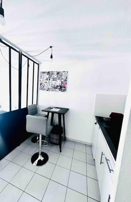 Studio Gare St Roch Avec Box De Garage Apartamento Montpellier Exterior foto